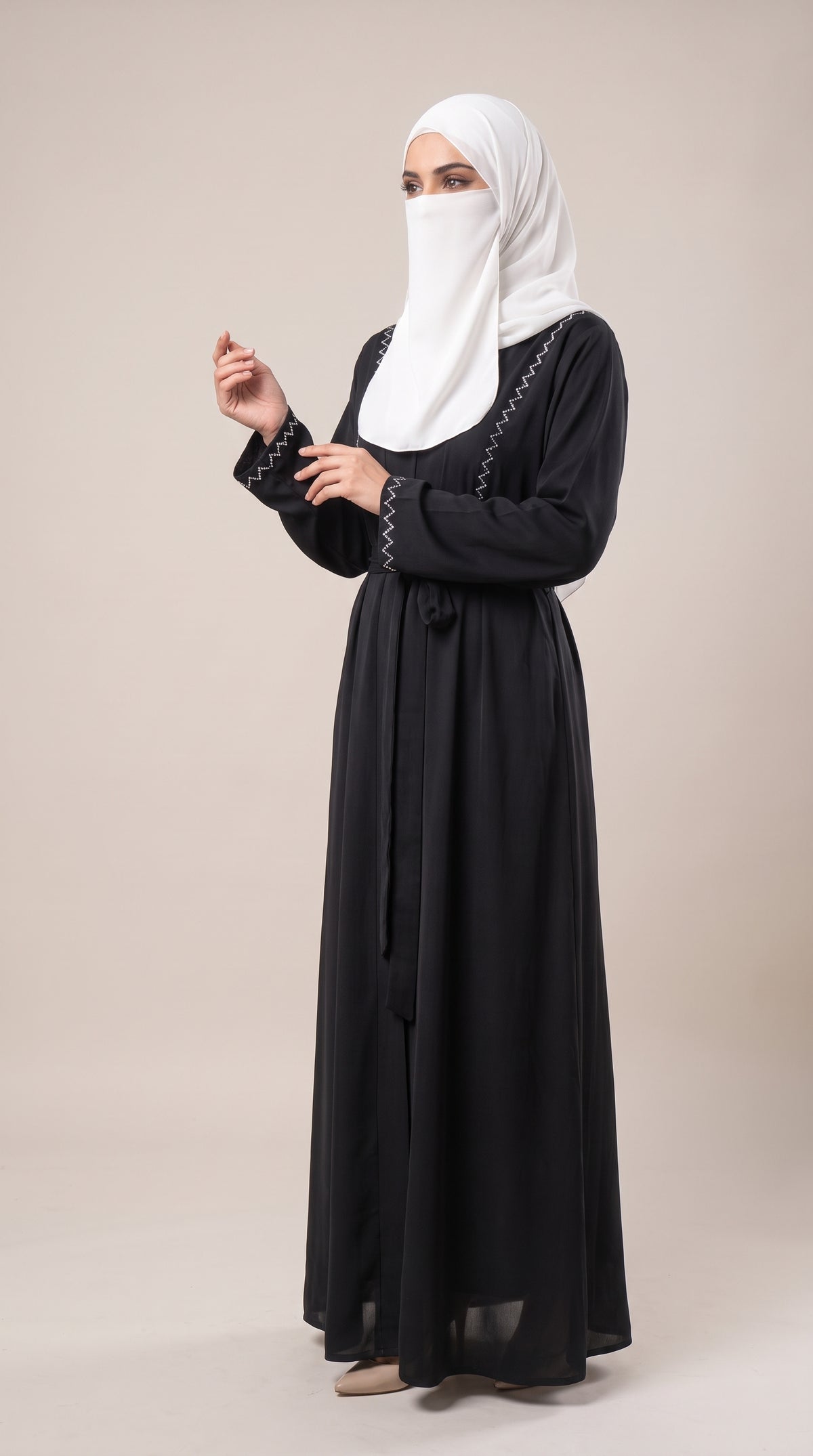 Front-Open Zigzag Stonework Abaya with Belt | Premium Romantic Nida Stone-Studded Abaya